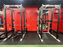 squat_machines